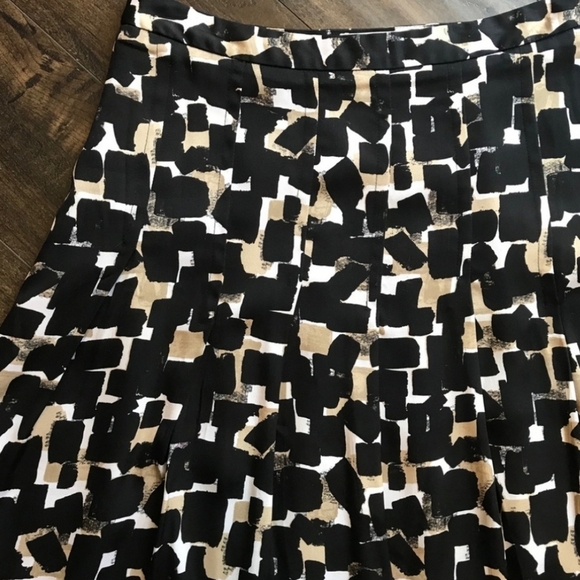 White House Black Market Silk Pleated Geometric Skirt - Picture 4 of 4